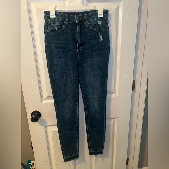 Women's Distressed Judy Blue Jeans Size 11/30 - Picture 1 of 7
